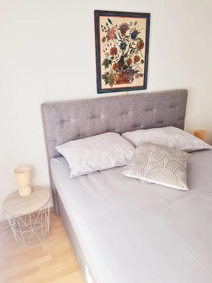 Apartment Planikovica Trogir 0*,